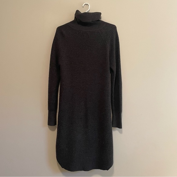 100% Wool mid-calf Wilfred Turtle neck sweater - Picture 1 of 8